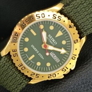 Vintage 1983 Seiko Diver Automatic Mens Gold Watch W/daydate & Green accents